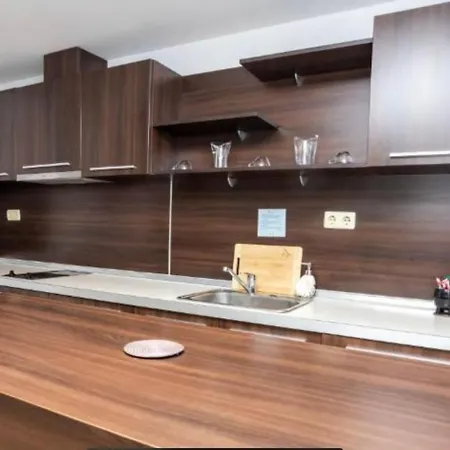 Marina City Apartment *