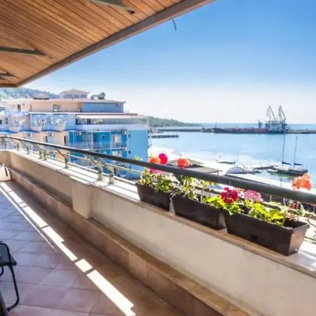 Marina City Apartment