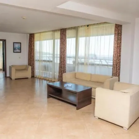 Marina City Apartment